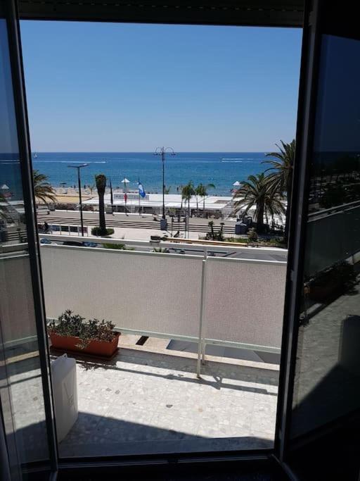 Casa Al Mare - Lido Apartment Terracina Exterior photo